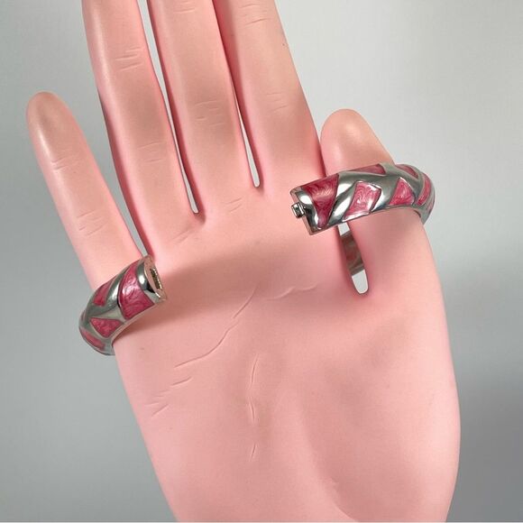 Pink Swirled Enamel Silver Tone Metal Clamper Hinged Bangle Bracelet 7” Fashion - Picture 6 of 6